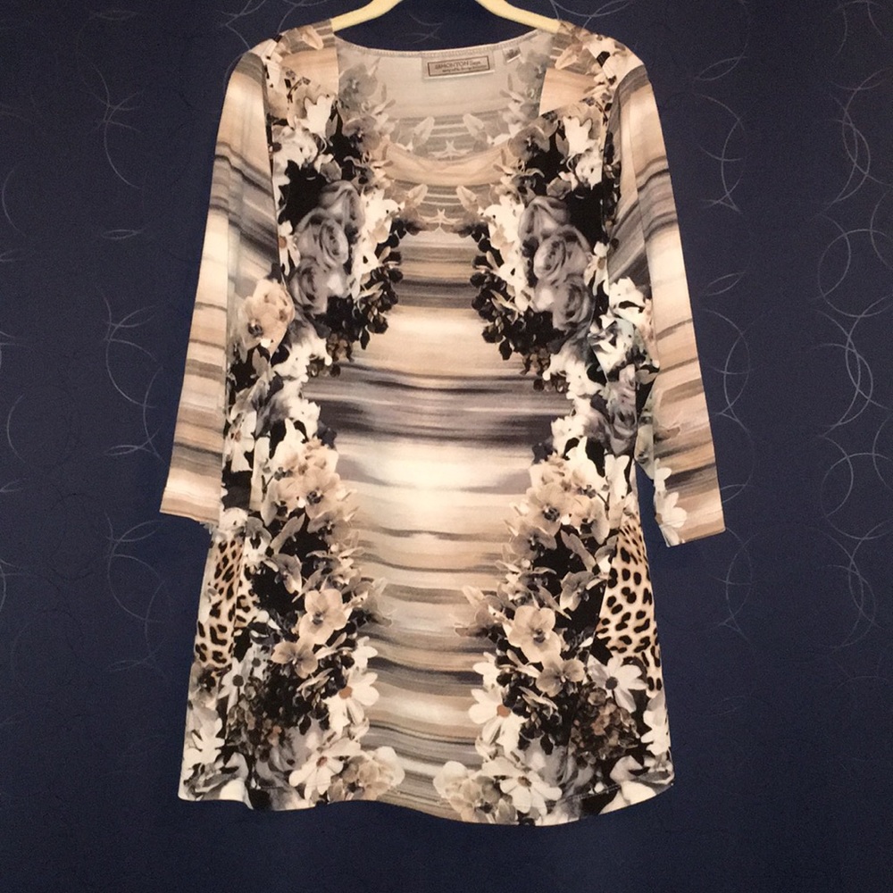 Symington says 3/4 sleeve print blouse